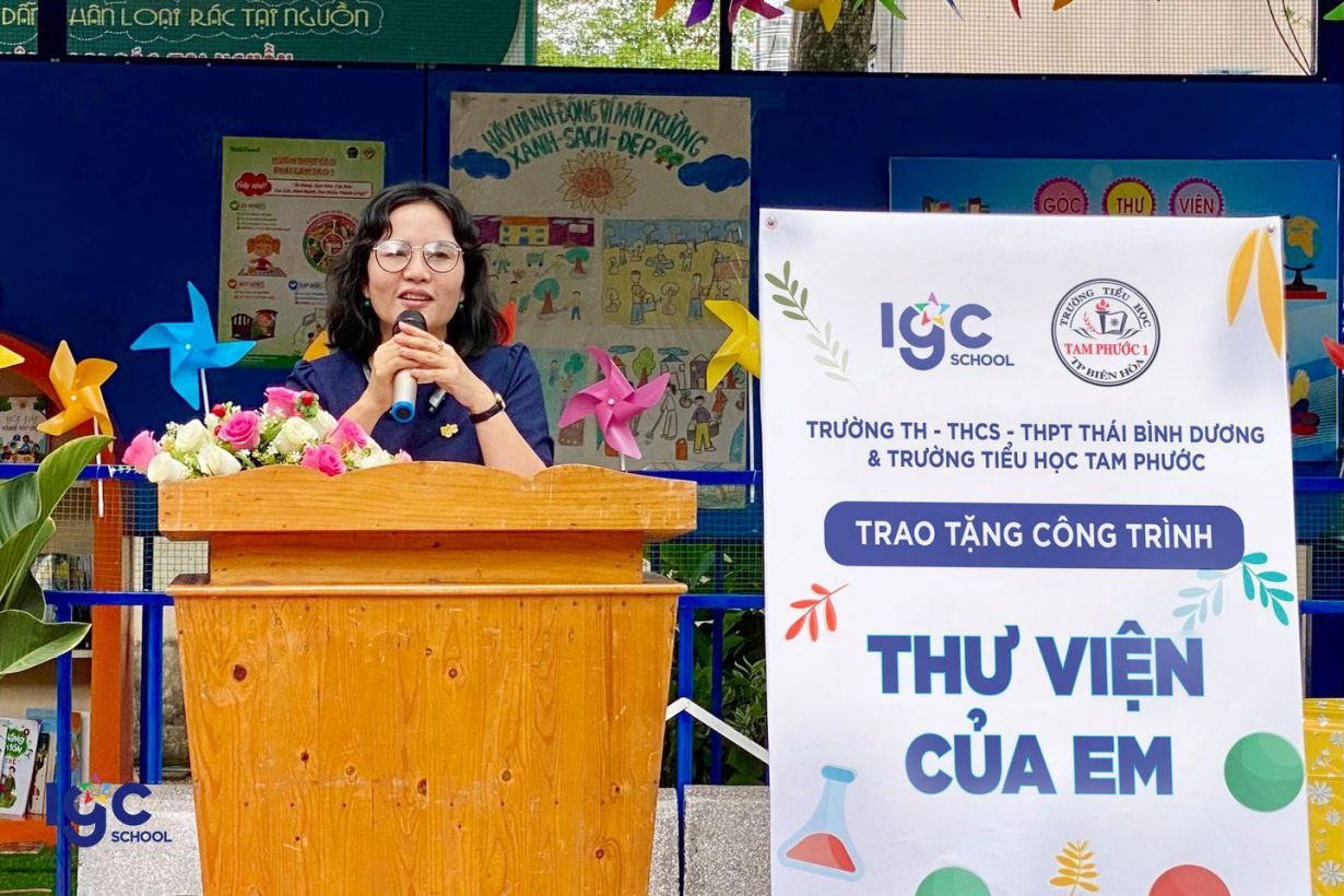 Thai Binh Duong Primary - Middle - High School shares book love to Tam Phuoc Primary School