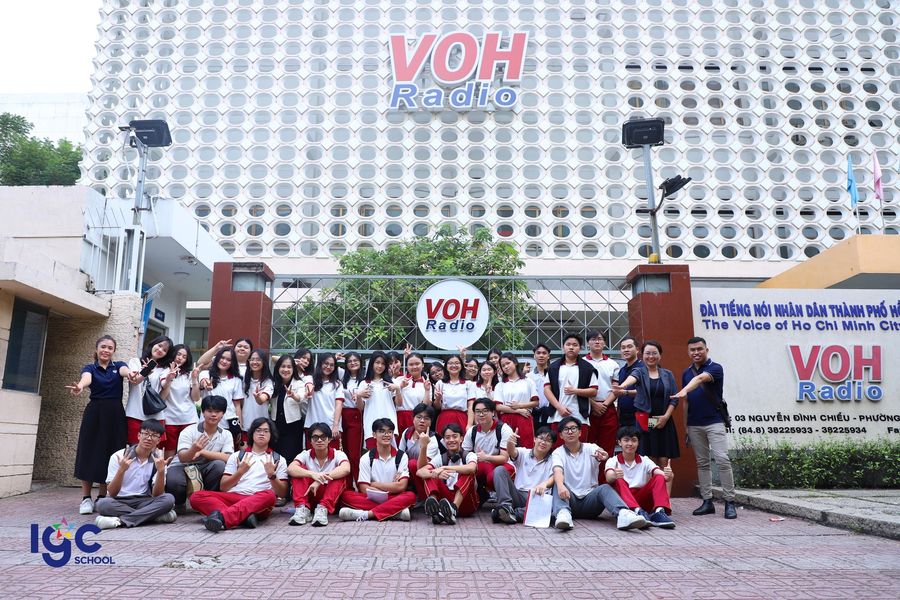 Chương trình Học tập trải nghiệm – Làm phát thanh viên tại VOH - Đài tiếng nói Nhân dân Thành phố Hồ Chí Minh.