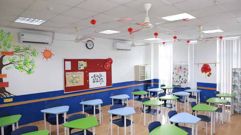 Cơ sở vật chất quốc tế đóng vai trò quan trọng trong việc khơi dậy cảm hứng học hỏi tự nhiên ở trẻ. Cơ sở vật chất hiện đại của trường tiểu học song ngữ tại Đồng Nai.