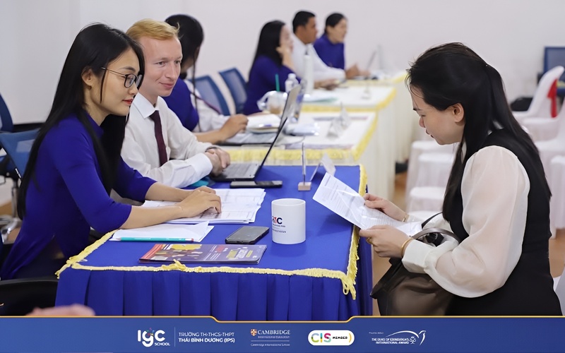 Ba mẹ cần tìm hiểu kỹ danh mục hồ sơ nhập học trường song ngữ để quy trình xét tuyển diễn ra nhanh chóng. Thủ tục chuẩn bị hồ sơ nhập học trường song ngữ liên cấp cho học sinh