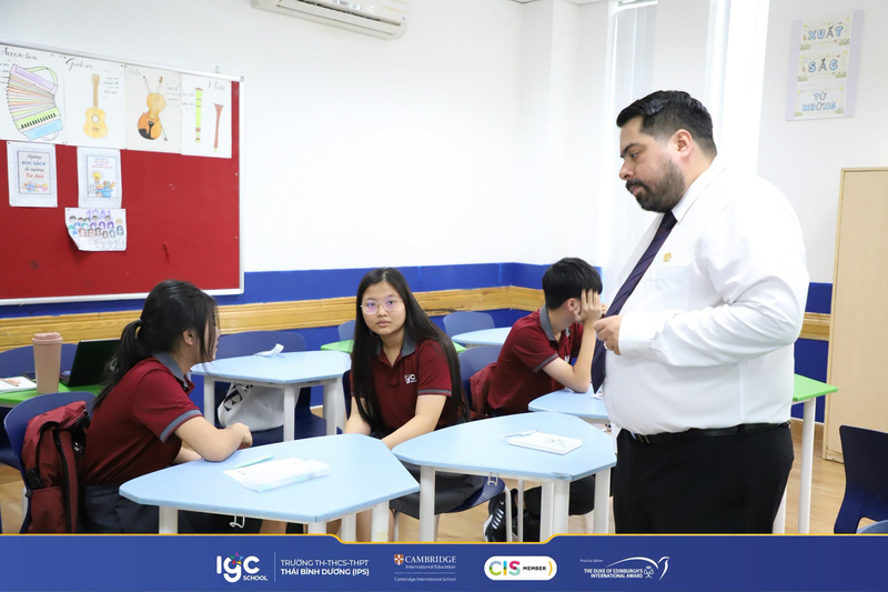 Luyện phản xạ Speaking trực tiếp cùng giáo viên bản ngữ