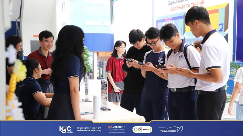 xây dựng các hoạt động ngoại khóa đa dạng như câu lạc bộ chuyên môn