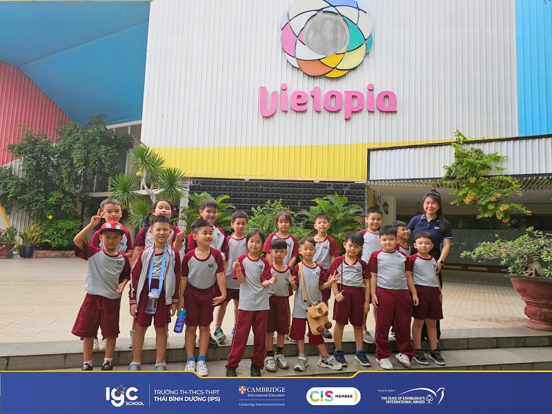 Trường tiểu học song ngữ