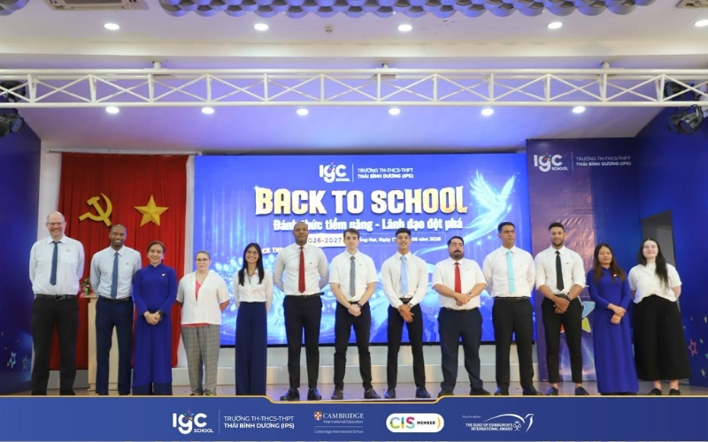 Hồ sơ năng lực giáo viên nước ngoài gồm bằng cấp đúng chuyên ngành, chứng chỉ TESOL, TEFL, CELTA và tập huấn Cambridge định kỳ tại trường học có giáo viên nước ngoài đạt chuẩn. 