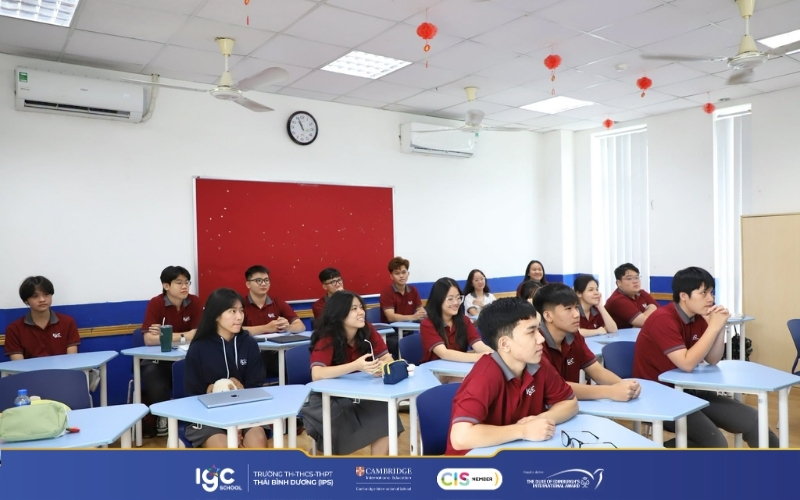 Môi trường học tập đa văn hóa giúp học sinh tự tin giao lưu và thể hiện bản lĩnh toàn cầu. Học sinh rèn luyện tư duy toàn cầu và hội nhập đa văn hóa